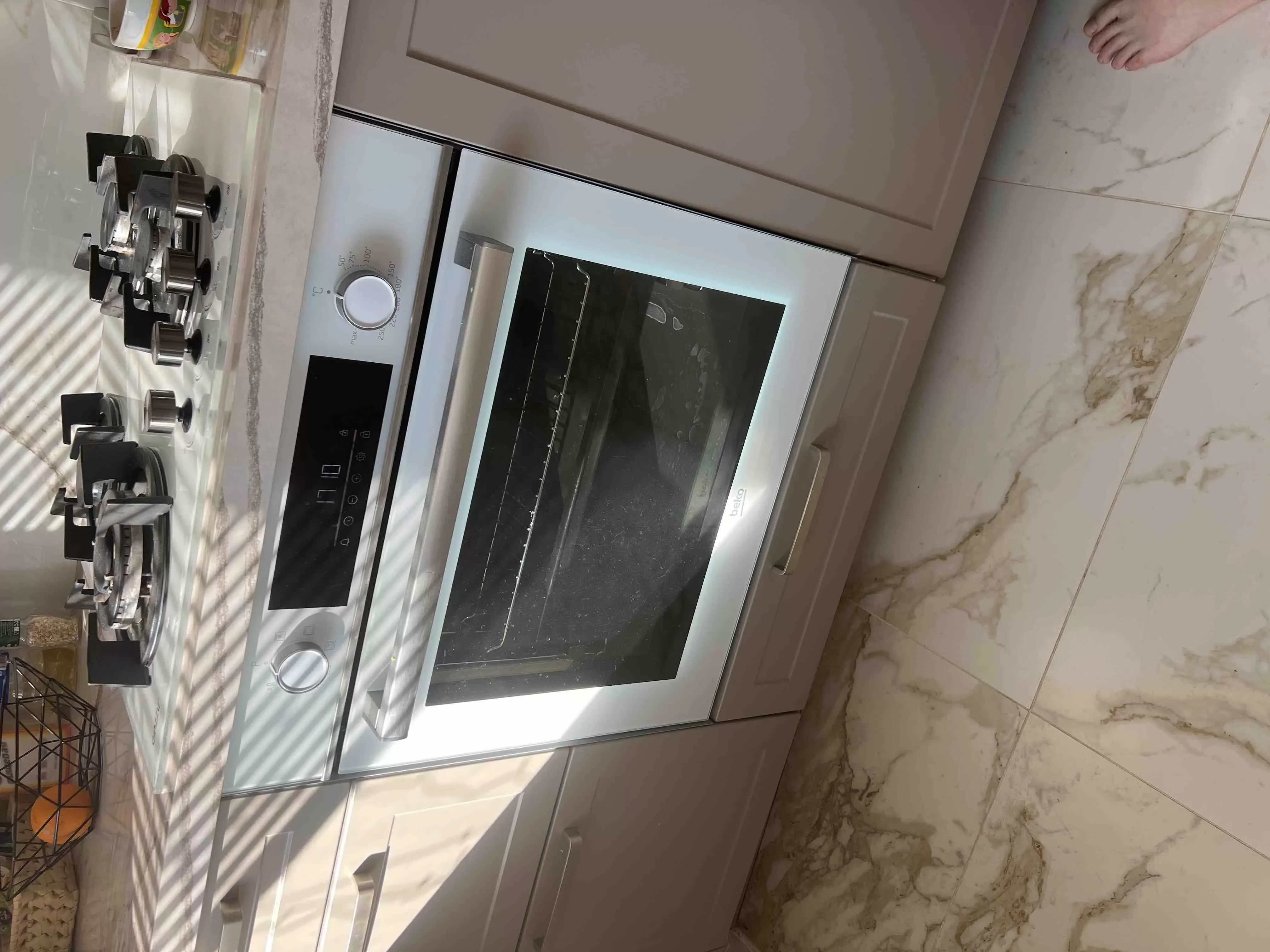 Электрический духовой шкаф Beko BBIE18300W