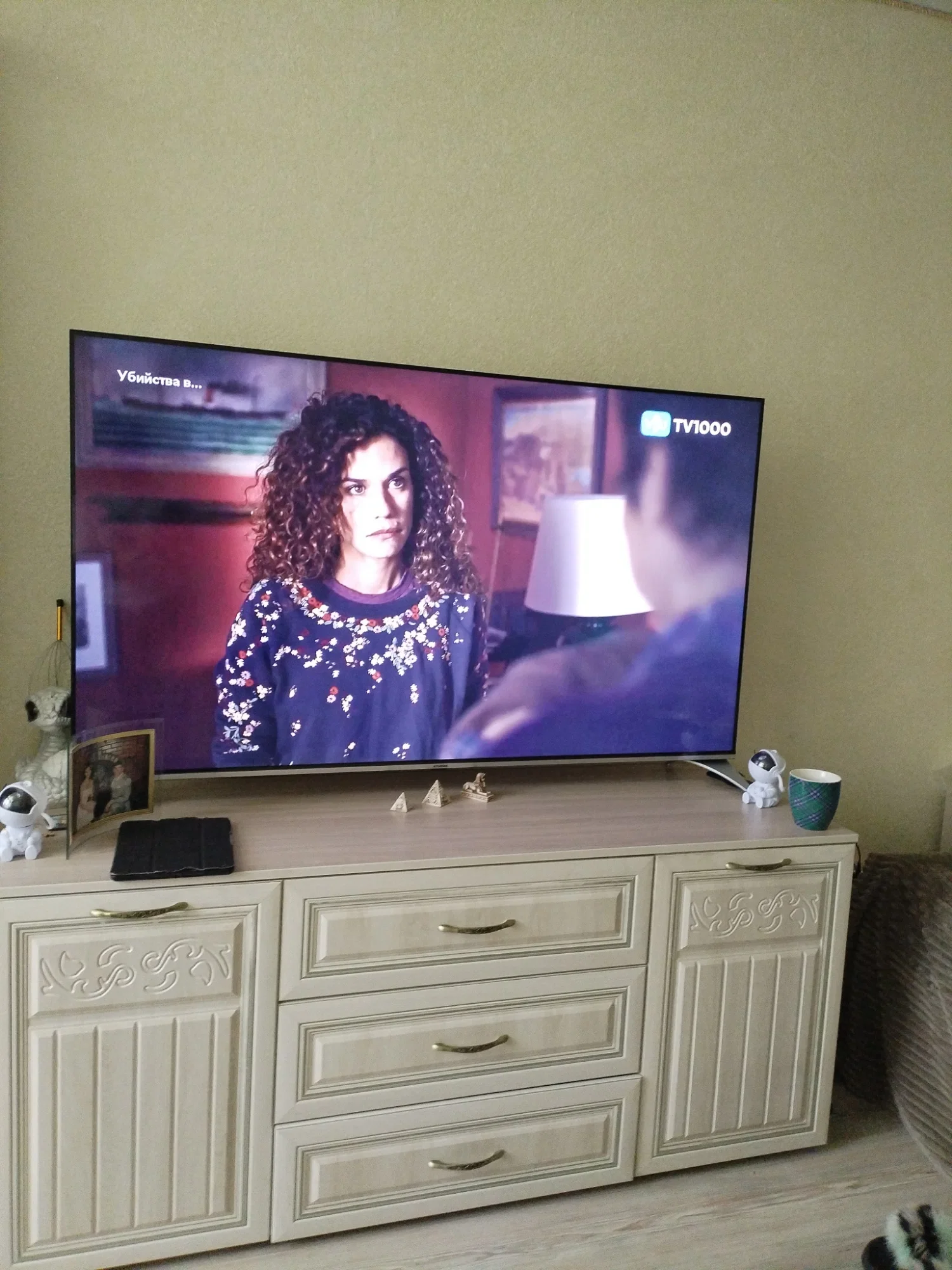 Телевизор QLED Hyundai 65" H-LED65QBU7500 Android TV Frameless черный/серебристый 4K Ultra HD 60Hz DVB-T DVB-T2 DVB-C DVB-S DVB-S2 USB WiFi Smart TV