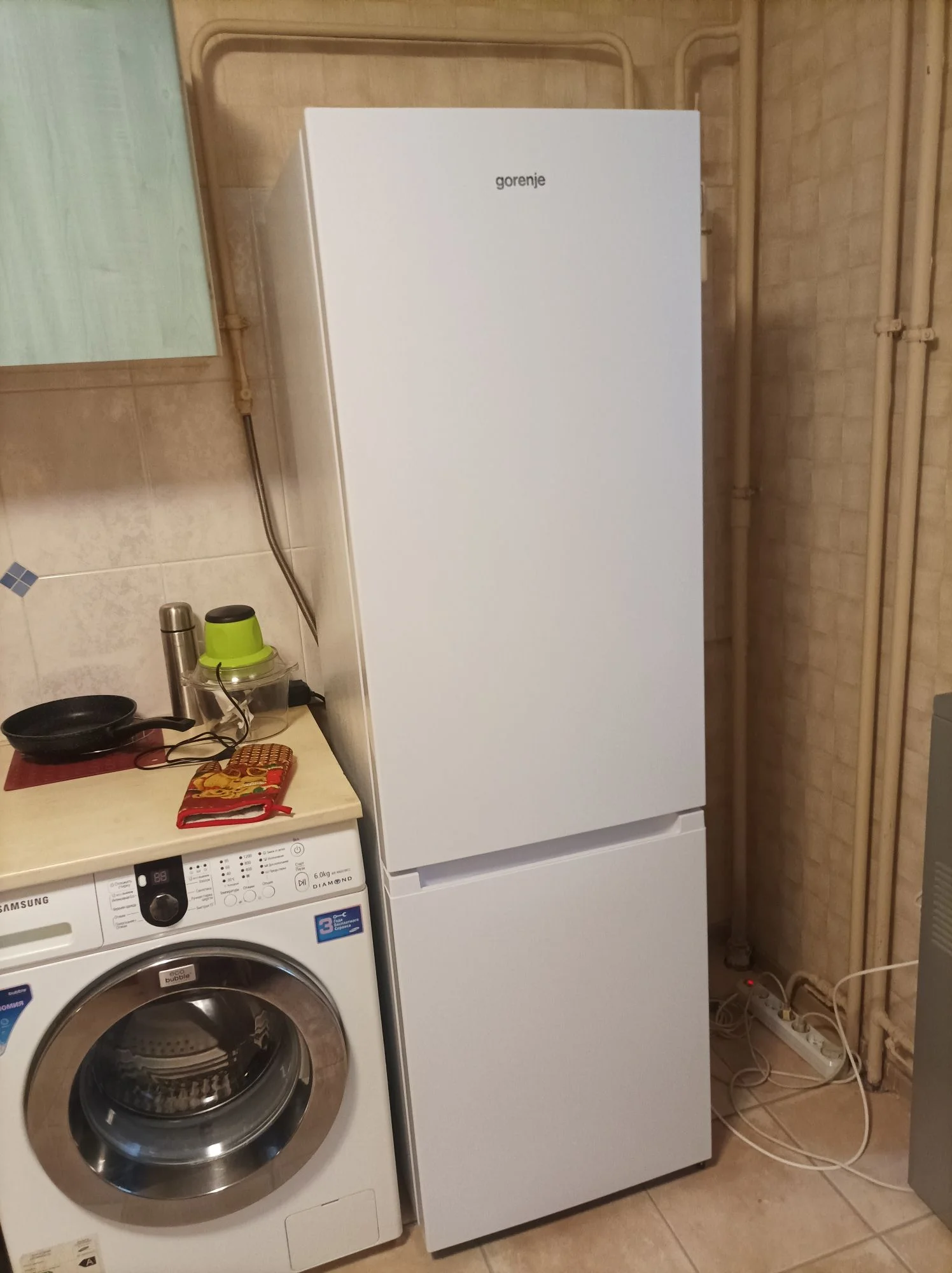 Холодильник двух кам нижн мороз GORENJE RK4181PW4 белый (двухкамерный)186x57x57