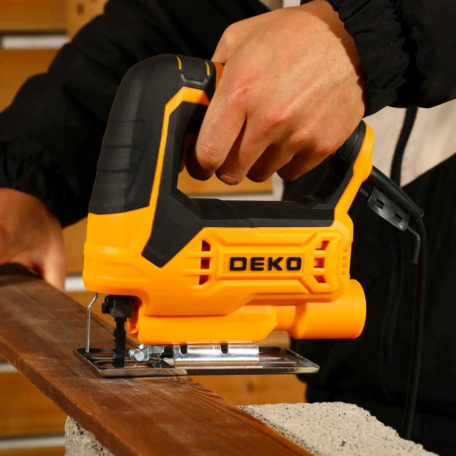 Лобзик Deko DKJS700E, желтый/черный