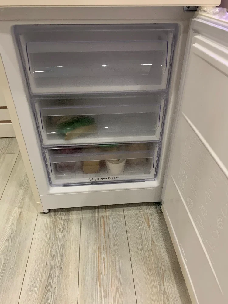 Холодильник двух кам нижн мороз INDESIT ITR 4180 E 185х60х64 см No Frost, 220 л,бежевый