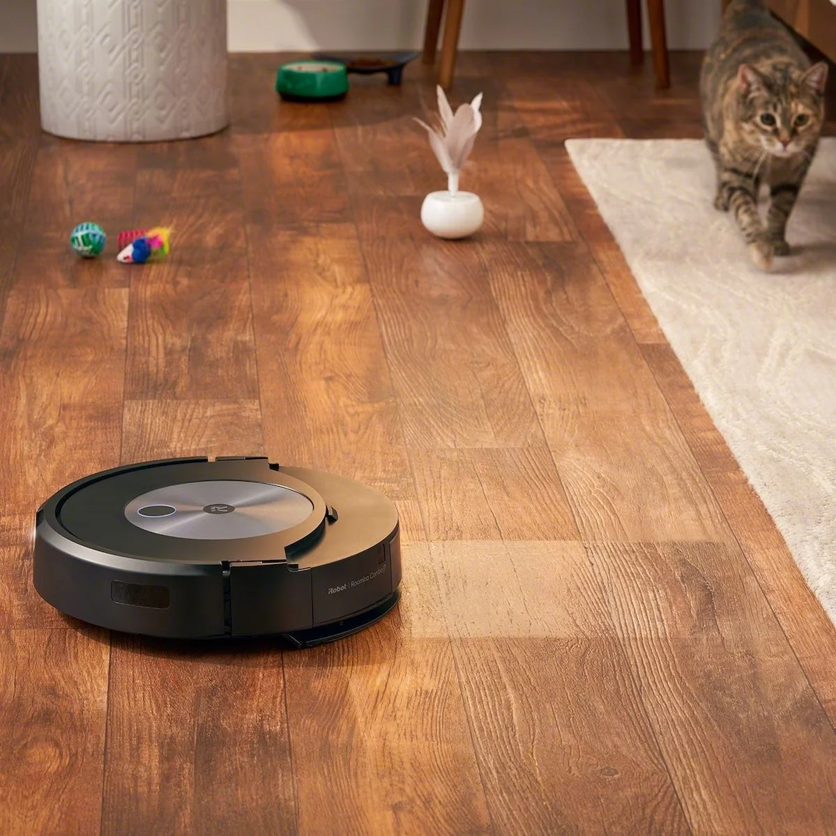 Робот-пылесос iRobot Roomba Combo J7, для сухой и влажной уборки