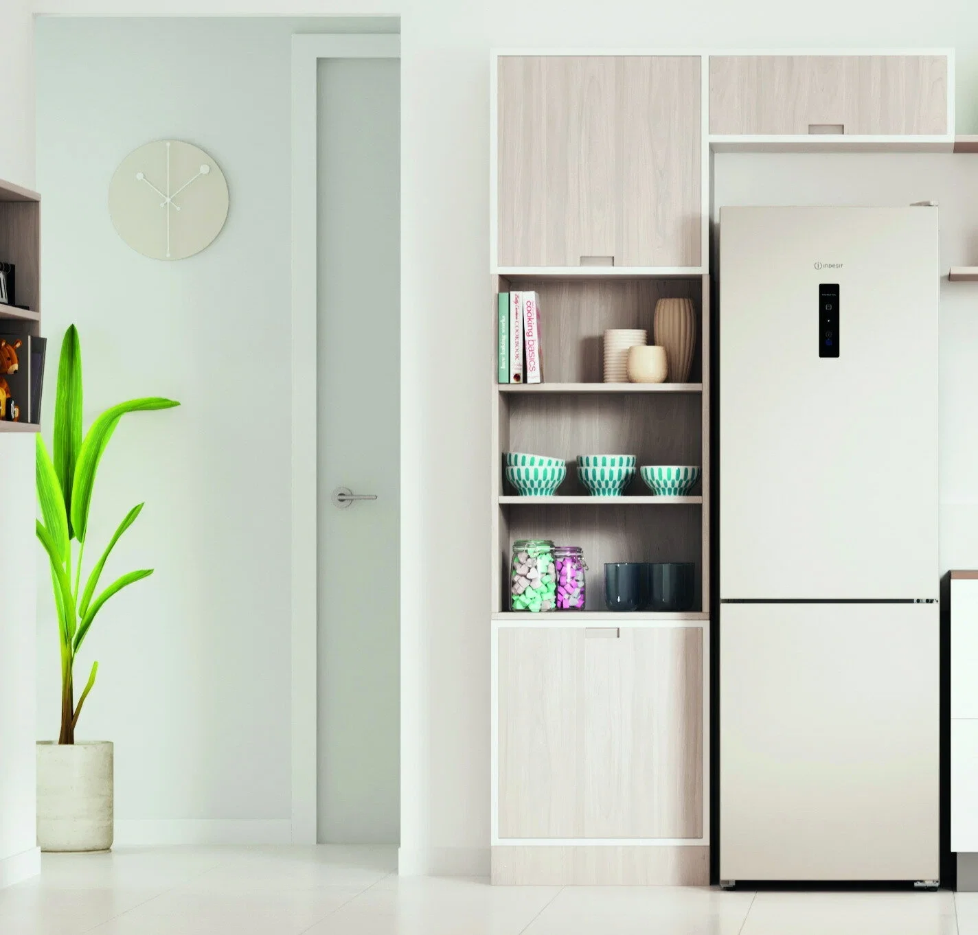 Холодильник двух кам нижн мороз INDESIT ITR 5180 E 185x60x64 см,No Frost, 220 л, дисплей.бежевый