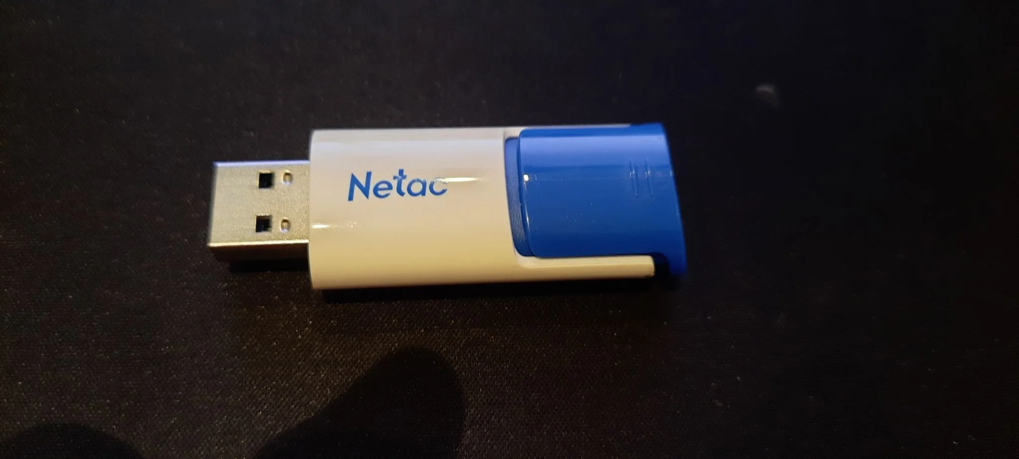Флешка USB Netac U182 Blue (NT03U182N-128G-32BL), 128Gb, USB 3.0, R/W 70/30, белый/синий