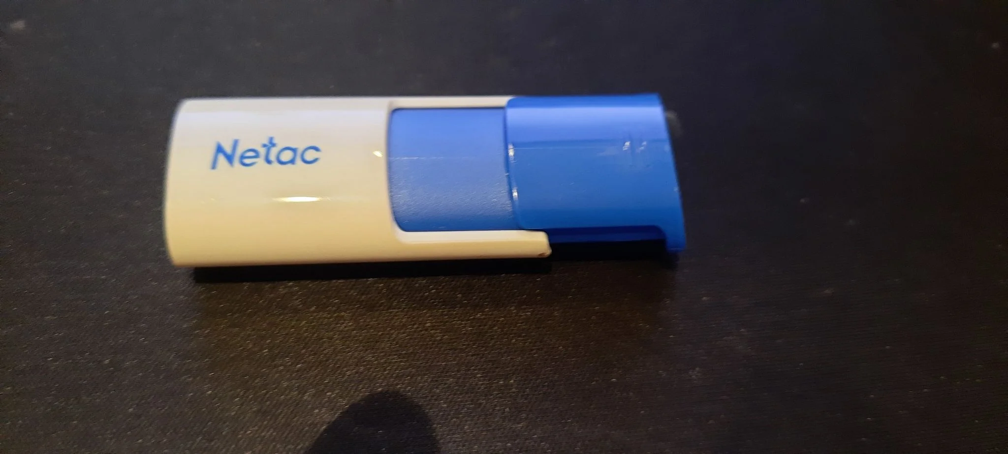 Флешка USB Netac U182 Blue (NT03U182N-128G-32BL), 128Gb, USB 3.0, R/W 70/30, белый/синий