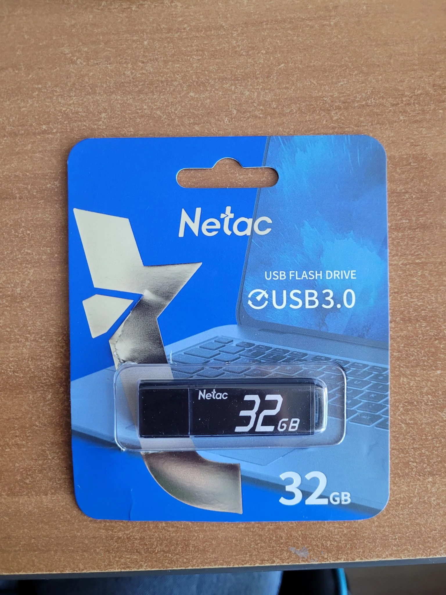 Флешка USB Netac U351 (NT03U351N-032G-20BK), 32Gb, USB 2.0, R/W 25/10, черный