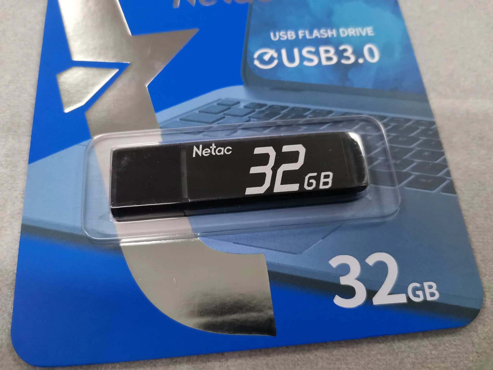 Флешка USB Netac U351 (NT03U351N-032G-20BK), 32Gb, USB 2.0, R/W 25/10, черный