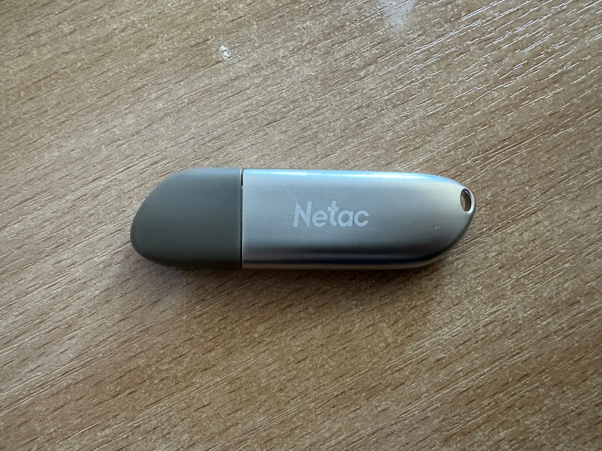 Флешка USB Netac U352 (NT03U352N-032G-20PN), 32Gb, USB 2.0, R/W 50/15, серебристый