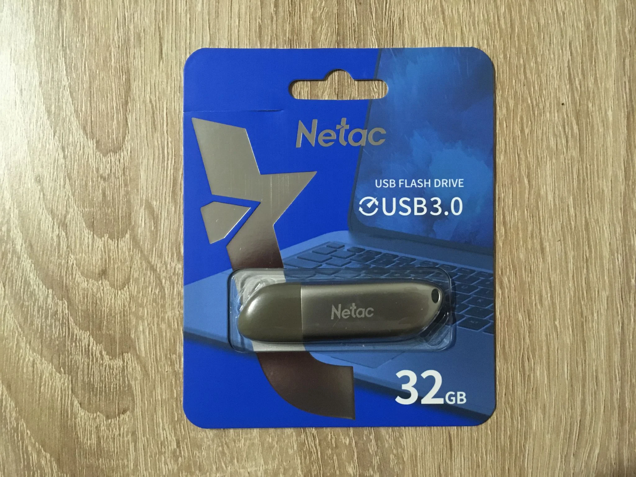 Флешка USB Netac U352 (NT03U352N-032G-32PN), 32Gb, USB 3.0, R/W 110/50, серебристый