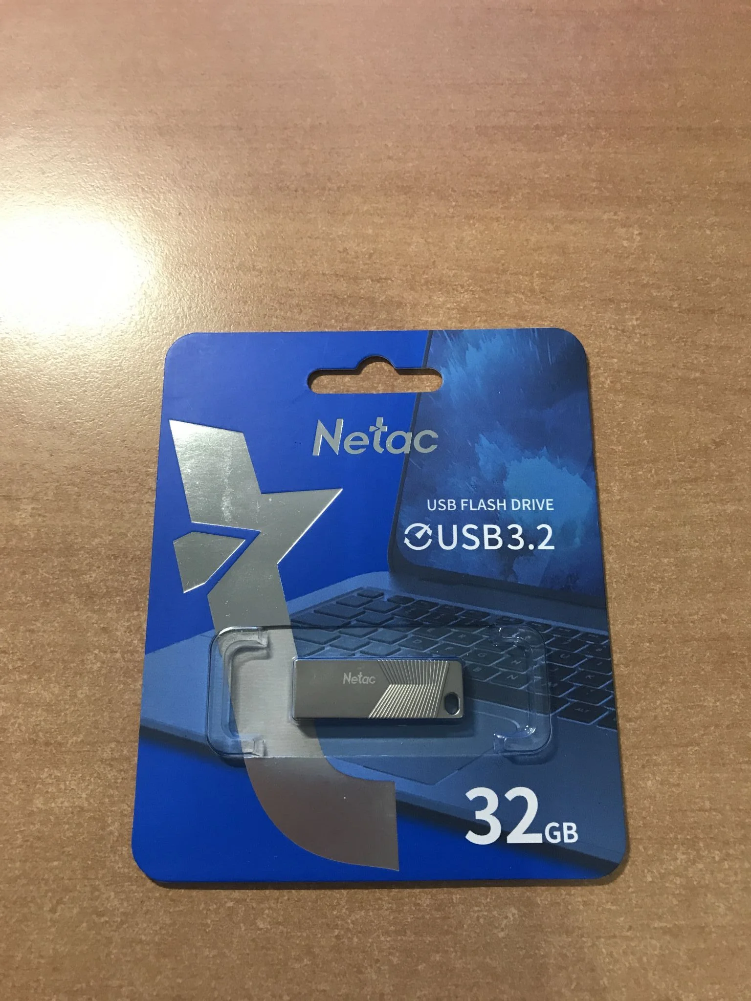 Флешка USB Netac UM1 (NT03UM1N-032G-32PN), 32Gb, USB 3.2, R/W 150/45, серебристый