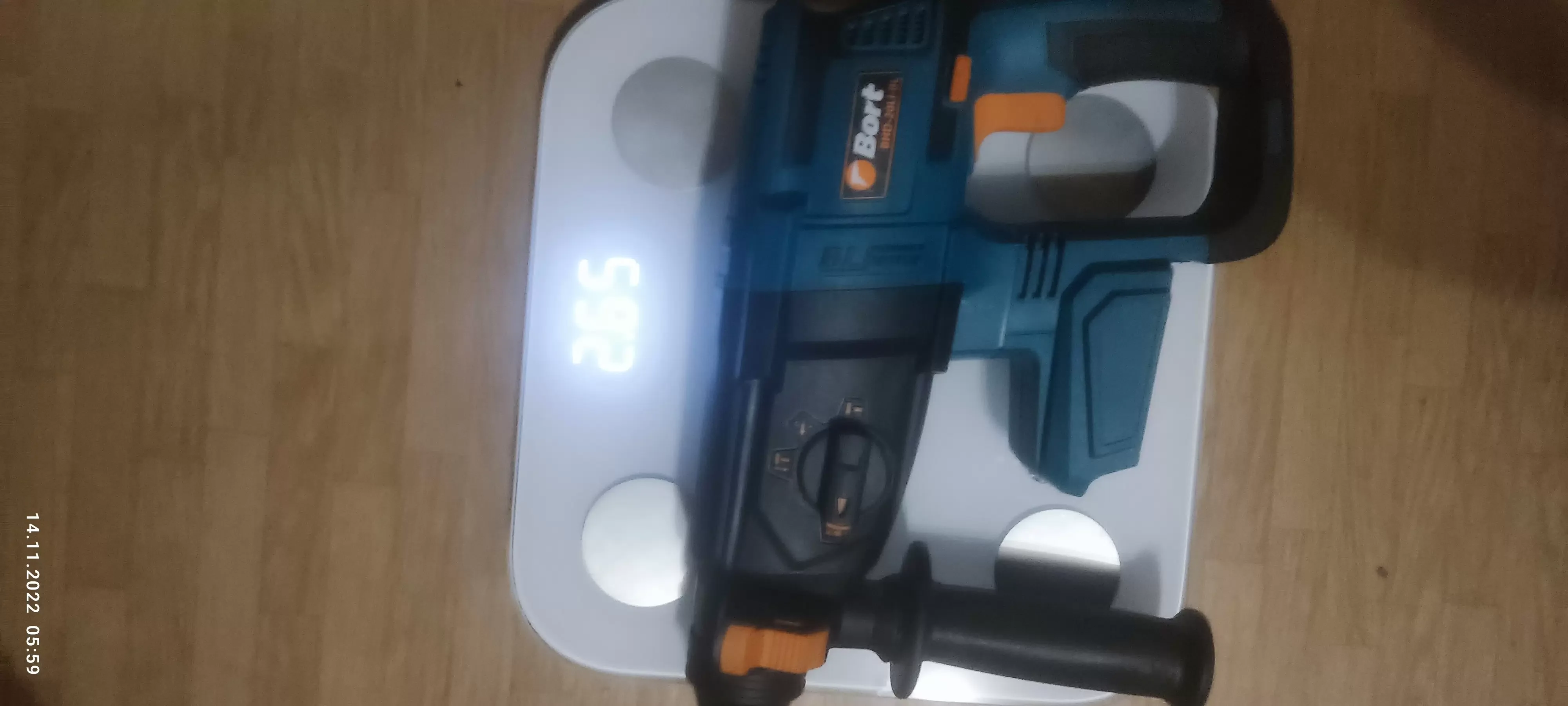 Перфоратор Bort BHD-20Li-BL 2x4.0 А.ч