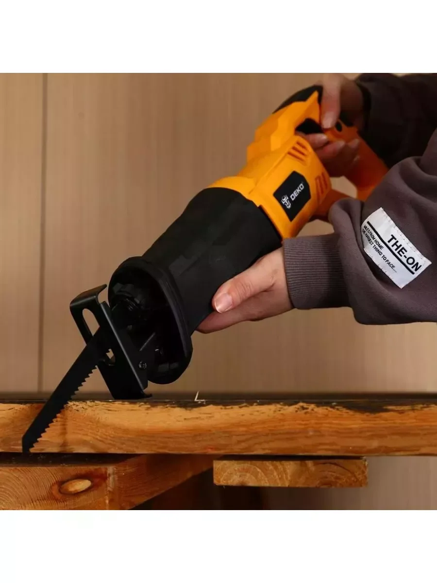 Сабельная пила, аллигатор Deko DKRS1100V