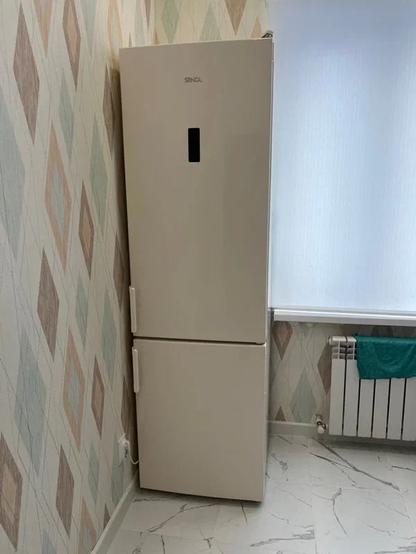 Холодильник двух кам нижн мороз Stinol STN 200 E 60x200x64см, No Frost, 359 л, бежевый