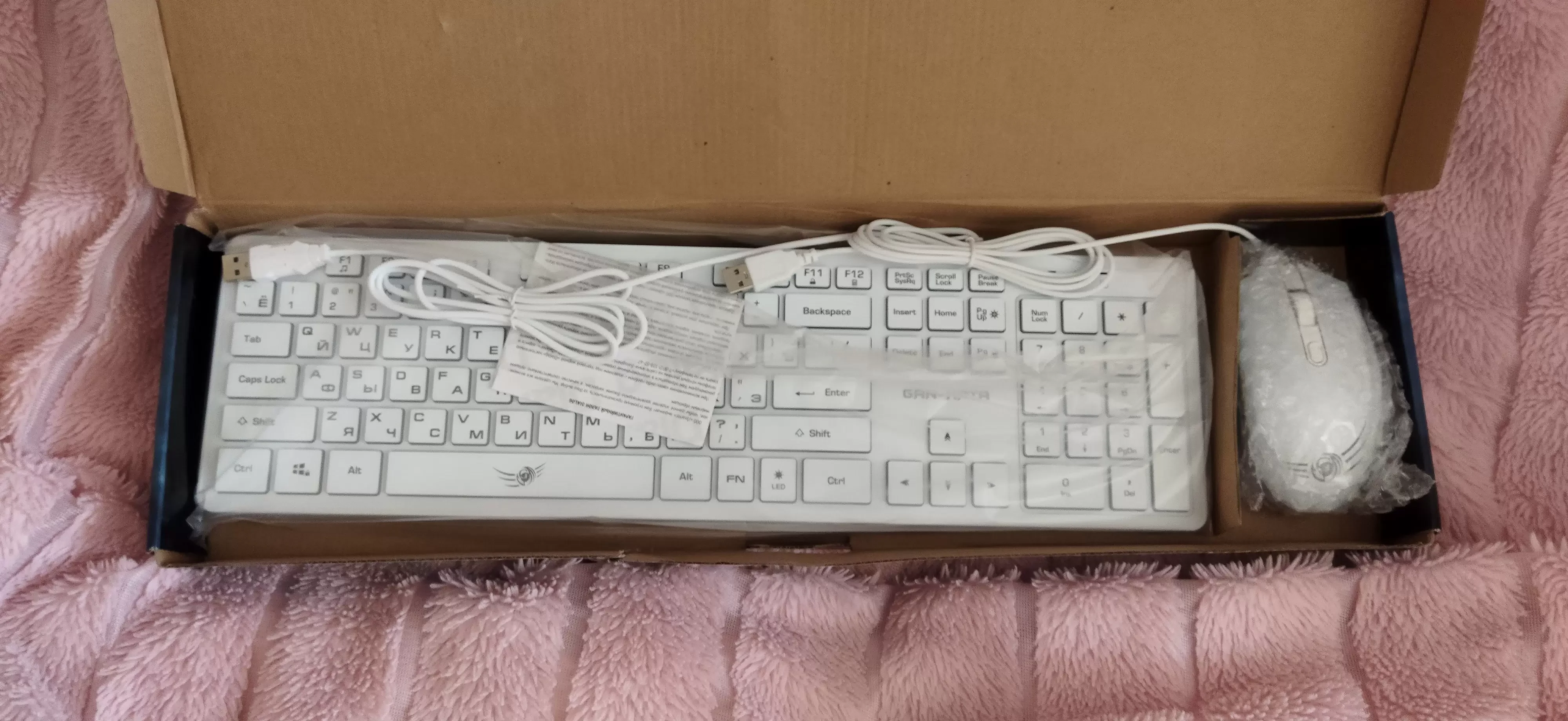Комплект клавиатура+мышь Dialog KMGK-1707U проводной, USB, 1600 DPI, белый