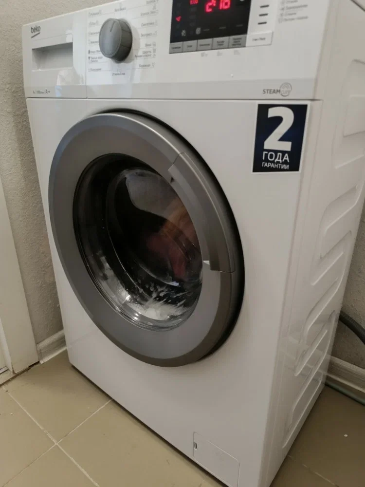 Стиральная машина Beko WSDN63512ZSW