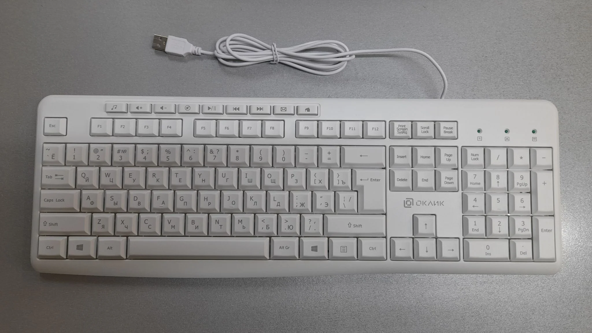 Комплект клавиатура+мышь Oklick S650 проводной, USB, 2000 DPI, белый