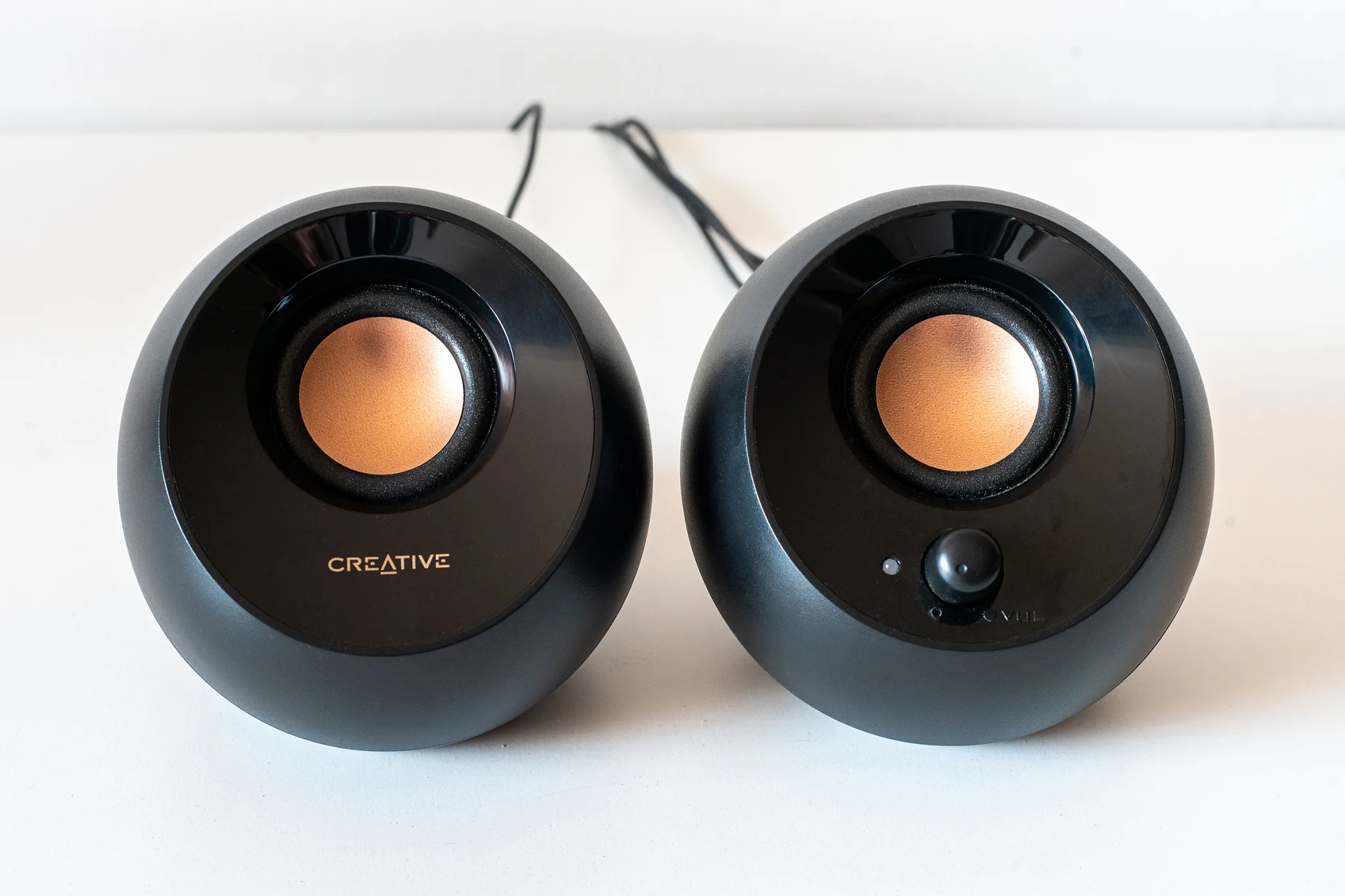 Акустическая система Creative PEBBLE MF1680 2.0 черный 4.4Вт