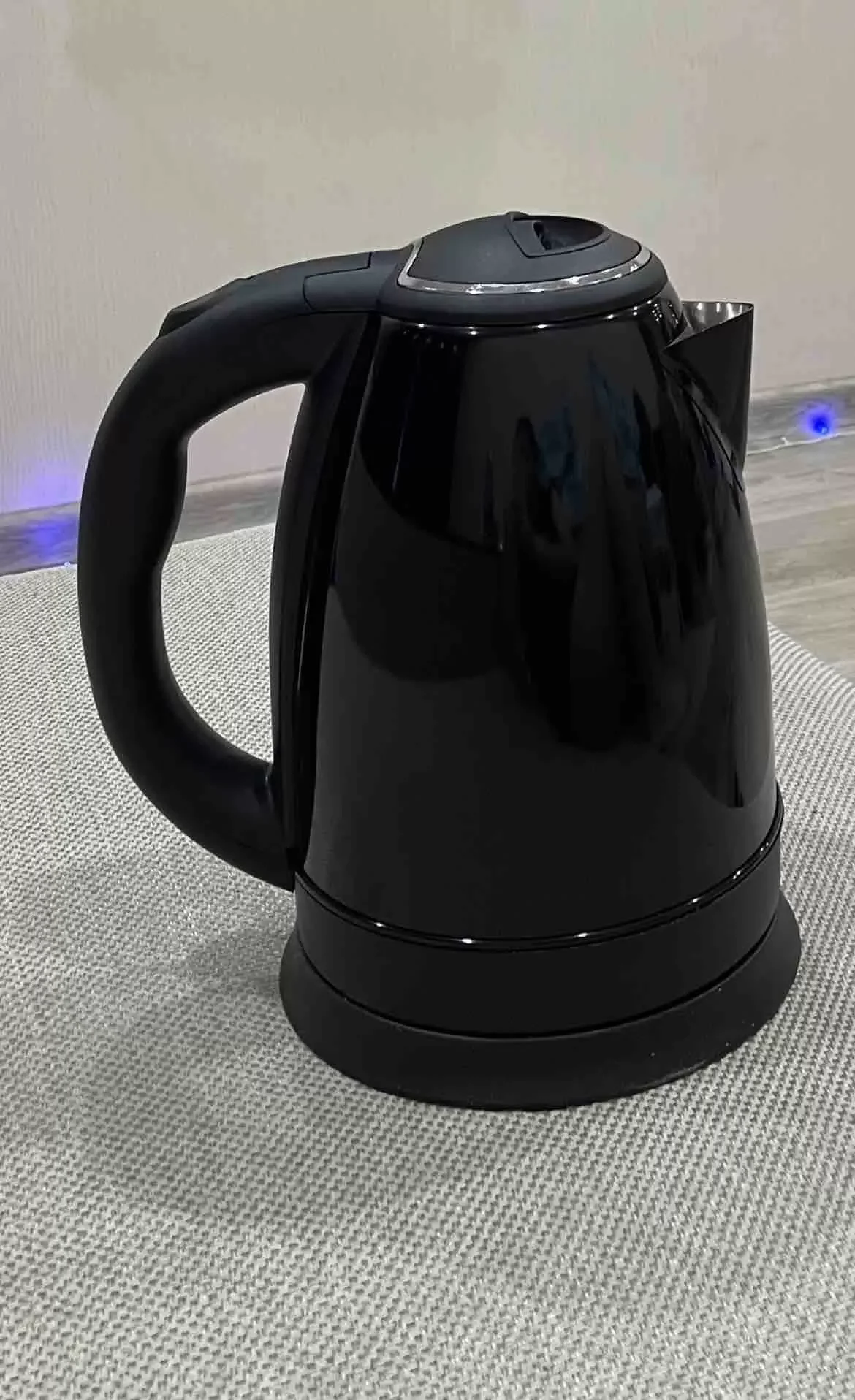 Чайник электрический Homestar HS-1010 006753 черный