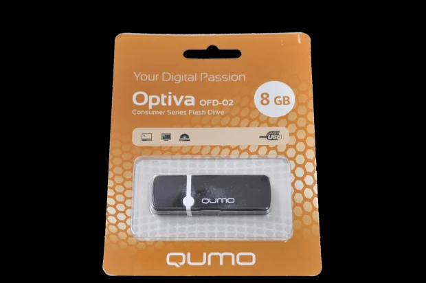 Флешка USB QUMO 8Gb, Optiva 02 Black QM8GUD-OP2 черный