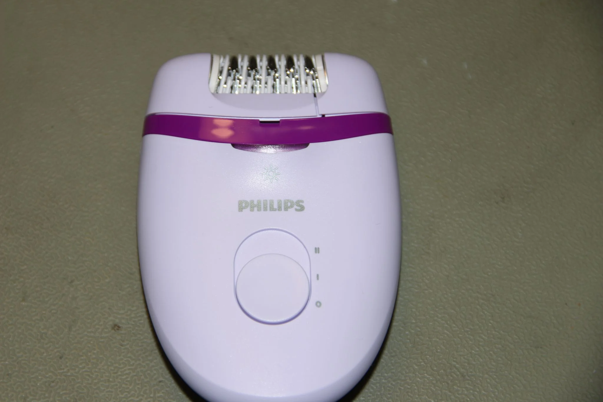 Эпилятор Philips BRE275 (20 пинцетов, насадка для бритья)