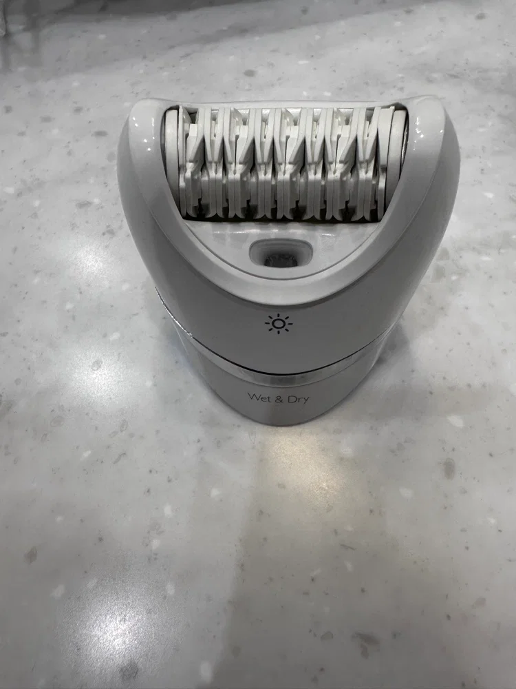Эпилятор Philips BRE710 аккумулятор до 40 мин, 2 скорости, 32 пинцета