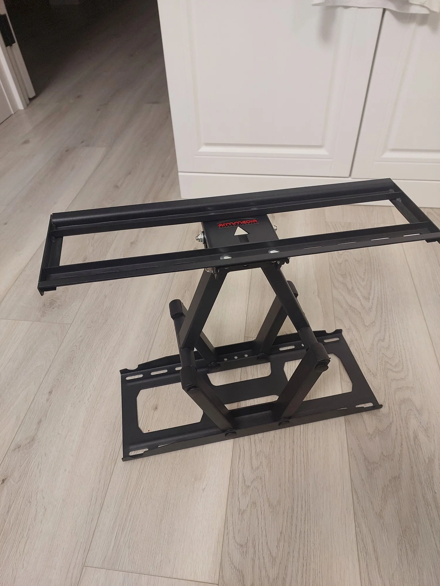Кронштейн для телевизора Arm media COBRA-51 black