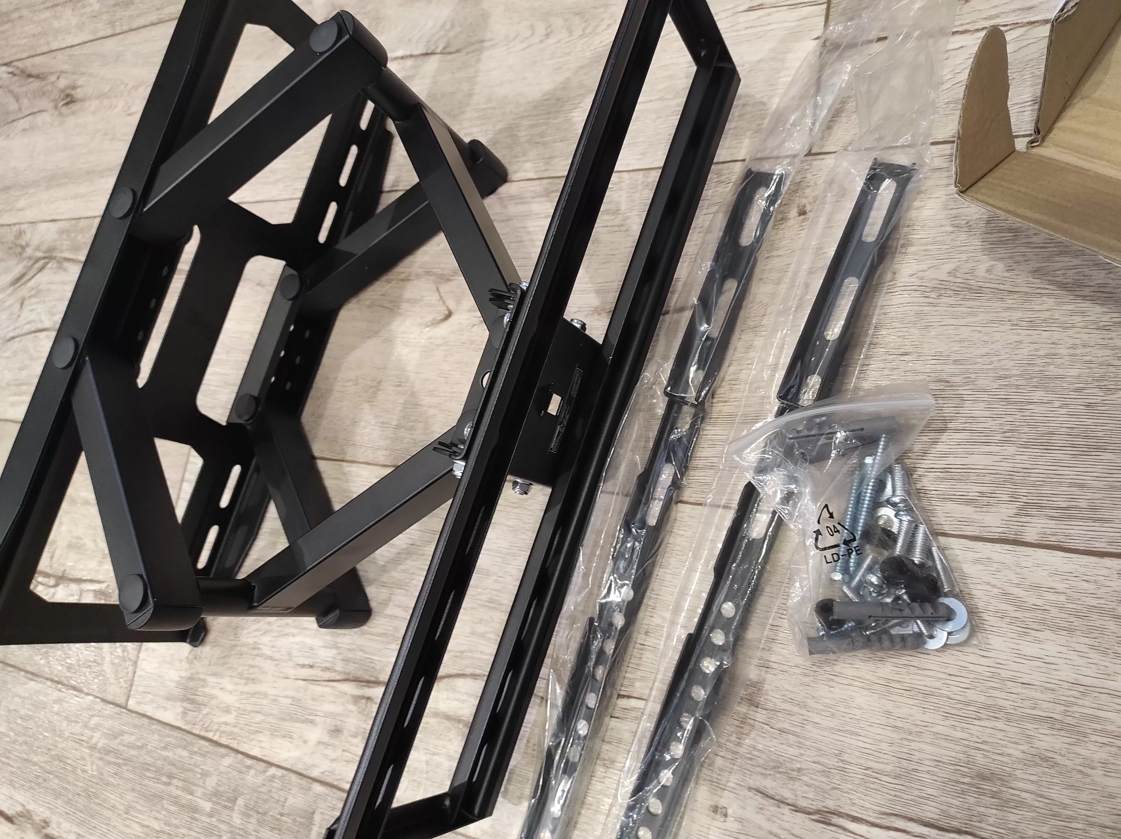 Кронштейн для телевизора Arm media COBRA-51 black