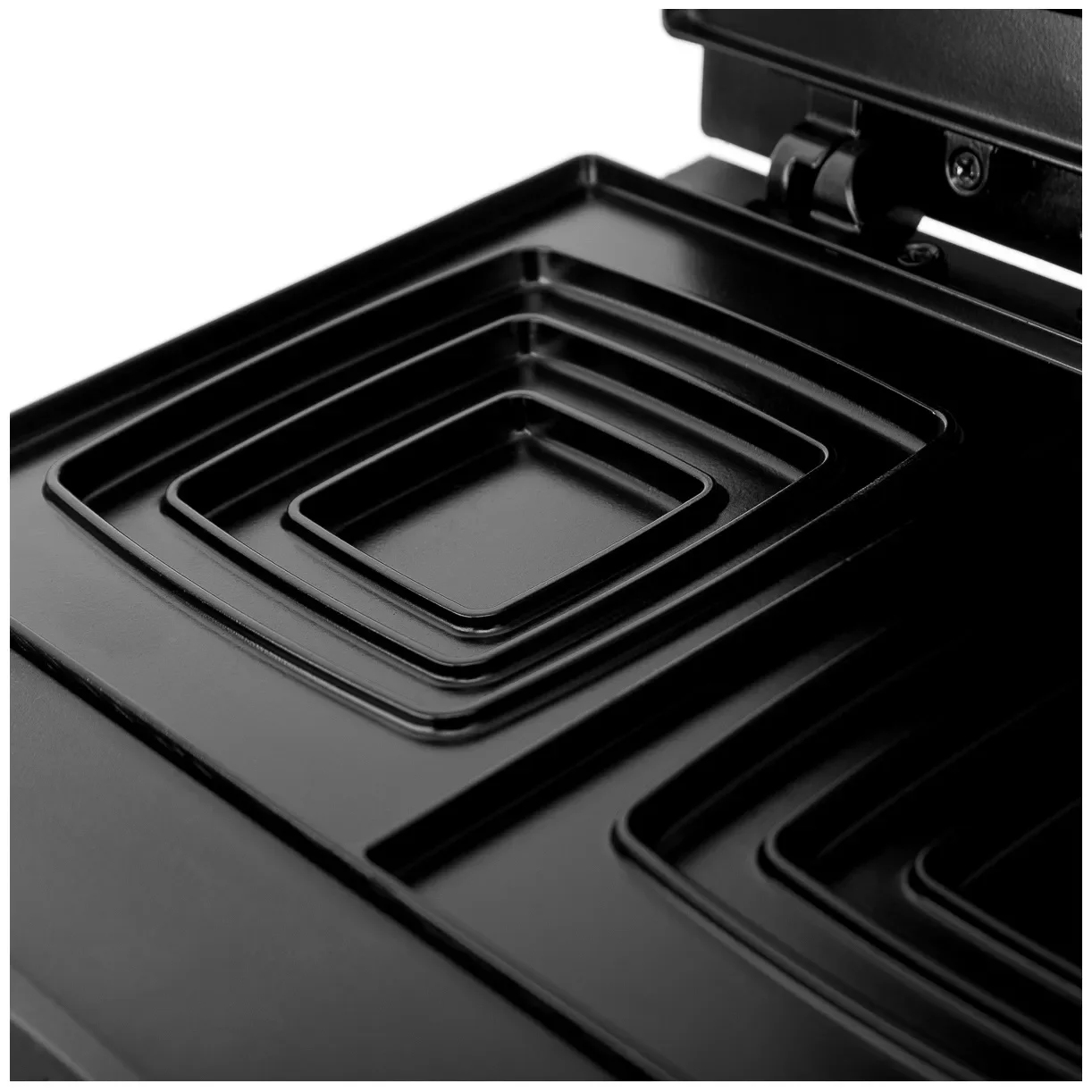 Сэндвичница BRAYER BR2204, 750 Вт, пластины с антипр.покрыт 11*13 см, пласт.корп, фикс.руч