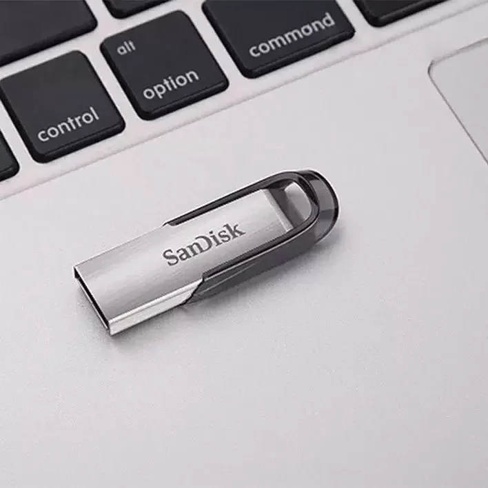 Флешка USB SanDisk Ultra Flair (SDCZ73-1T00-G46), 1Tb, USB 3.0, R/W 150/40, черный/серебристый