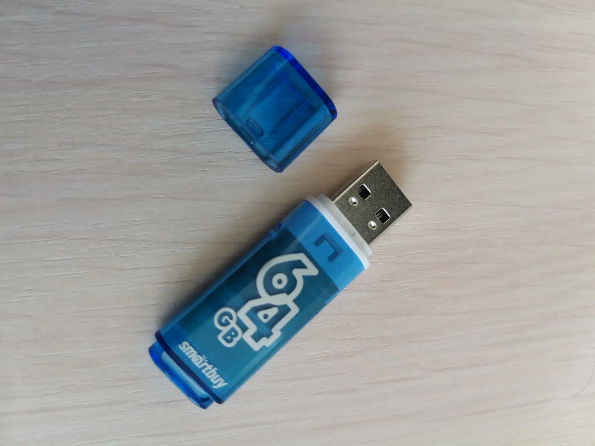 Флешка USB SmartBuy Glossy series Blue (SB64GbGS-B), 64Gb, USB 2.0, R/W 25/15, нежно-голубой