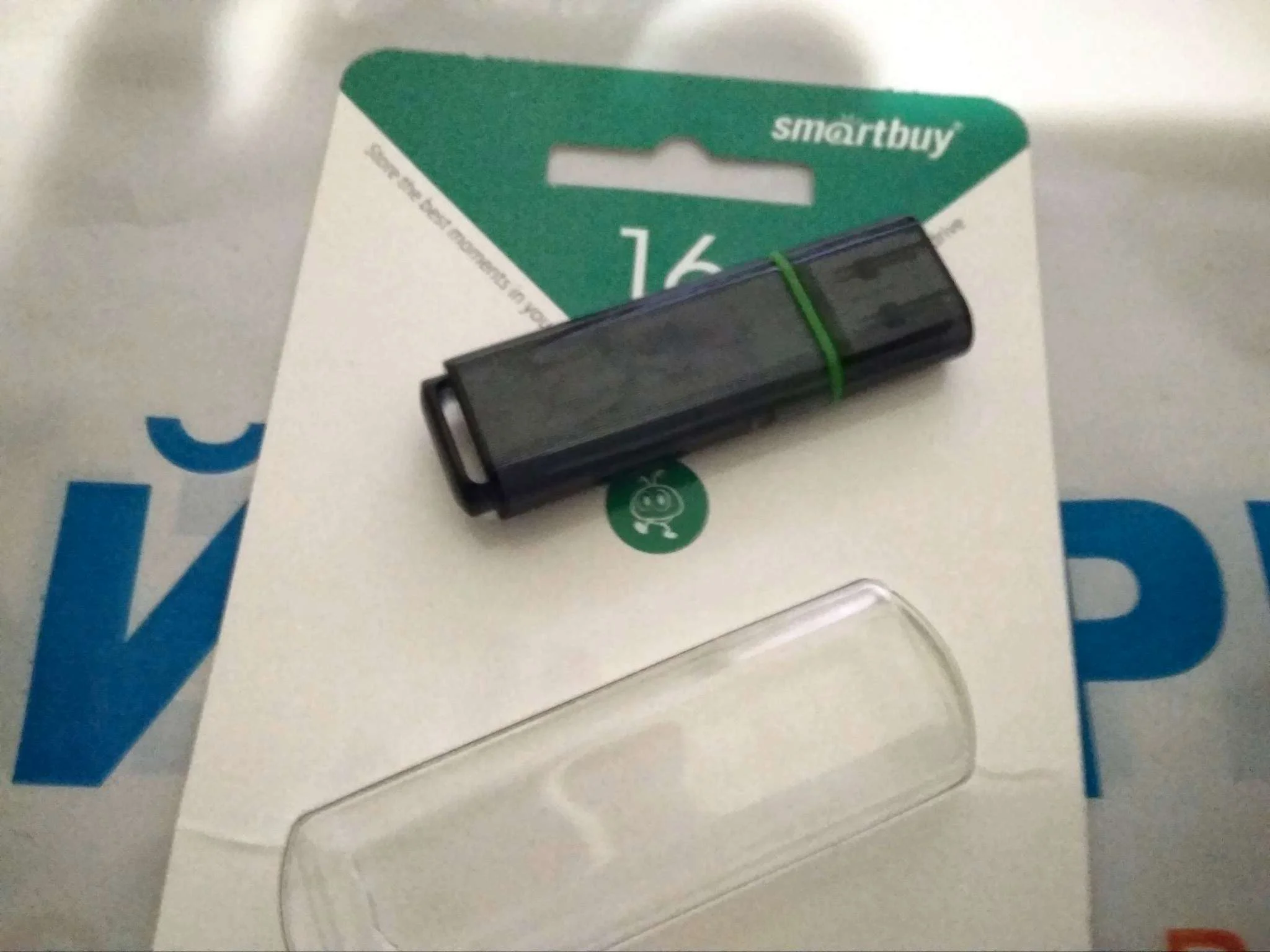 Флешка USB Smartbuy Glossy series Dark Grey (SB16 GbGS-DG), 16Gb, USB 3.0, R/W 75/30, серый/зеленый