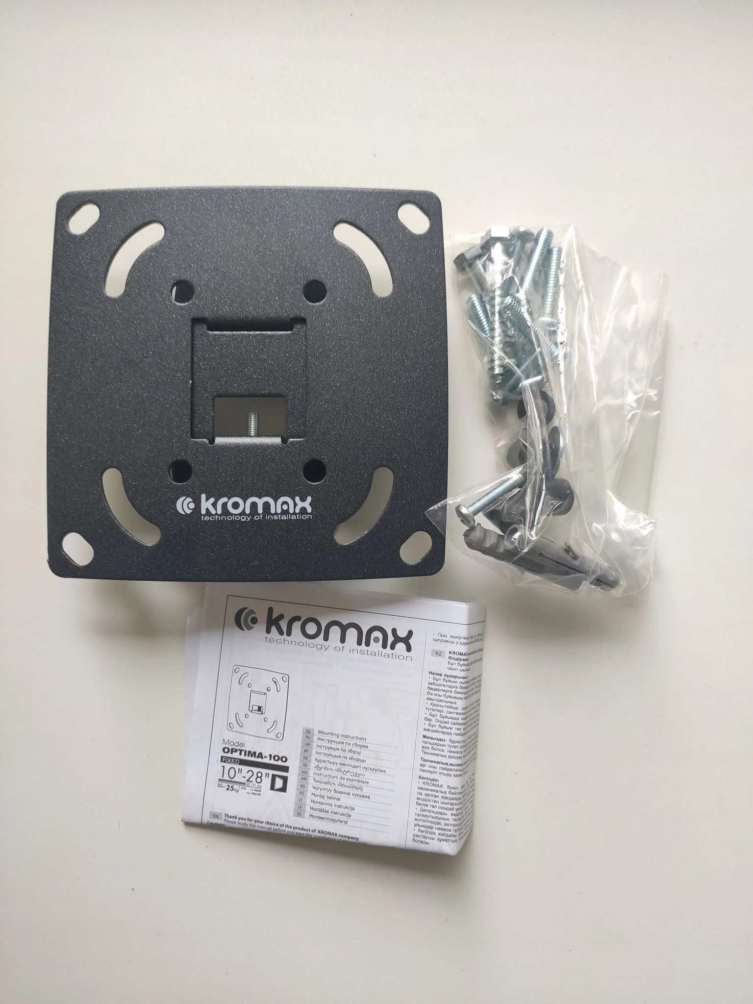 Кронштейн под LCD Kromax OPTIMA-100 black (10"-28",25 кг 100*100)