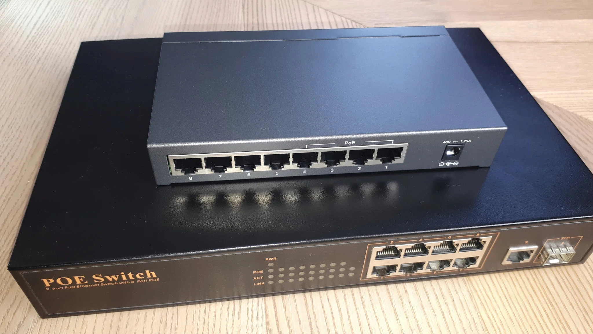 Коммутатор TP-Link SMB TL-SG1008P Коммутатор 8-port Gigabit Switch с 4 портами РоЕ