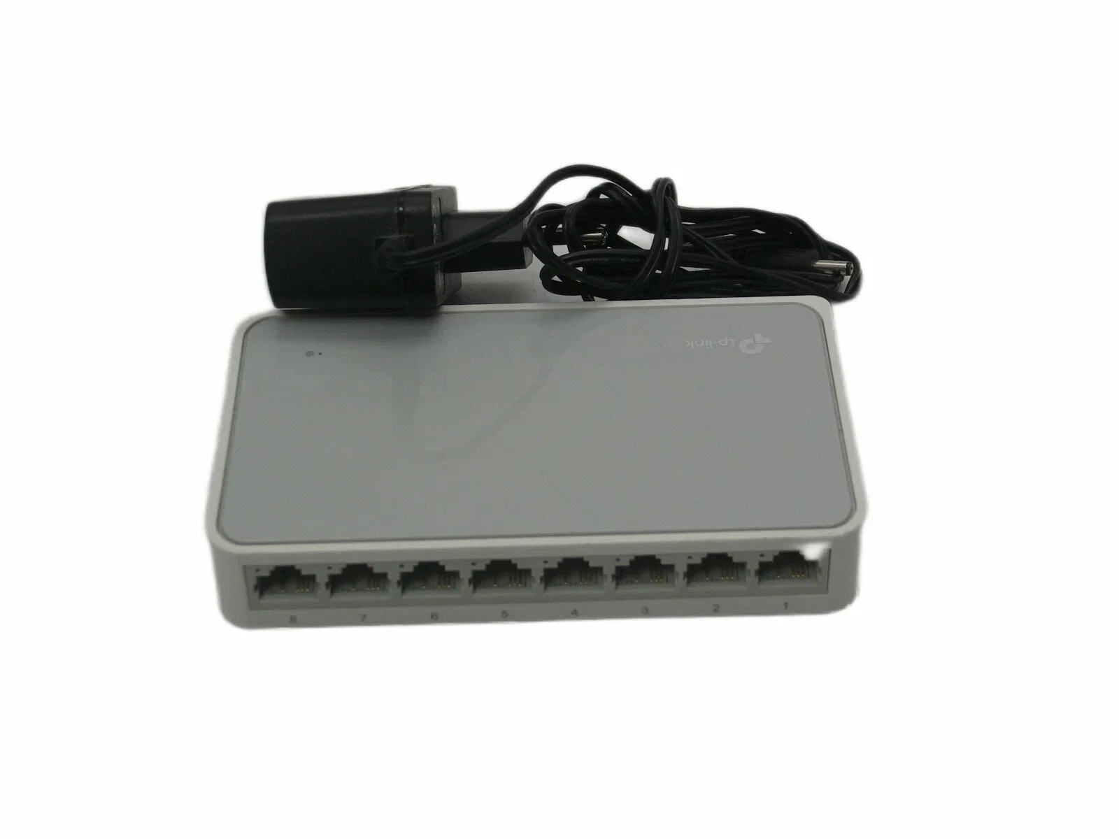 Коммутатор TP-Link SOHO TL-SF1008D Коммутатор 8-port 10/100M mini Desktop Switch, 8 10/100M RJ45 ports, Plastic case