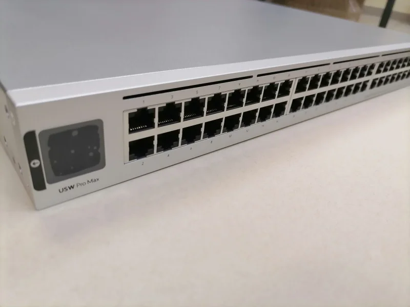 Коммутатор Ubiquiti USW-Pro-Max-48