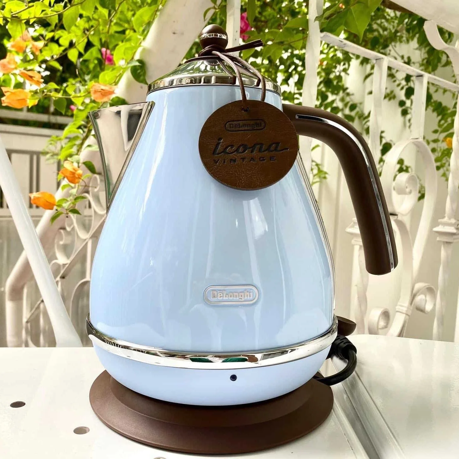 Чайник электрический DeLonghi KBOV2001.AZ