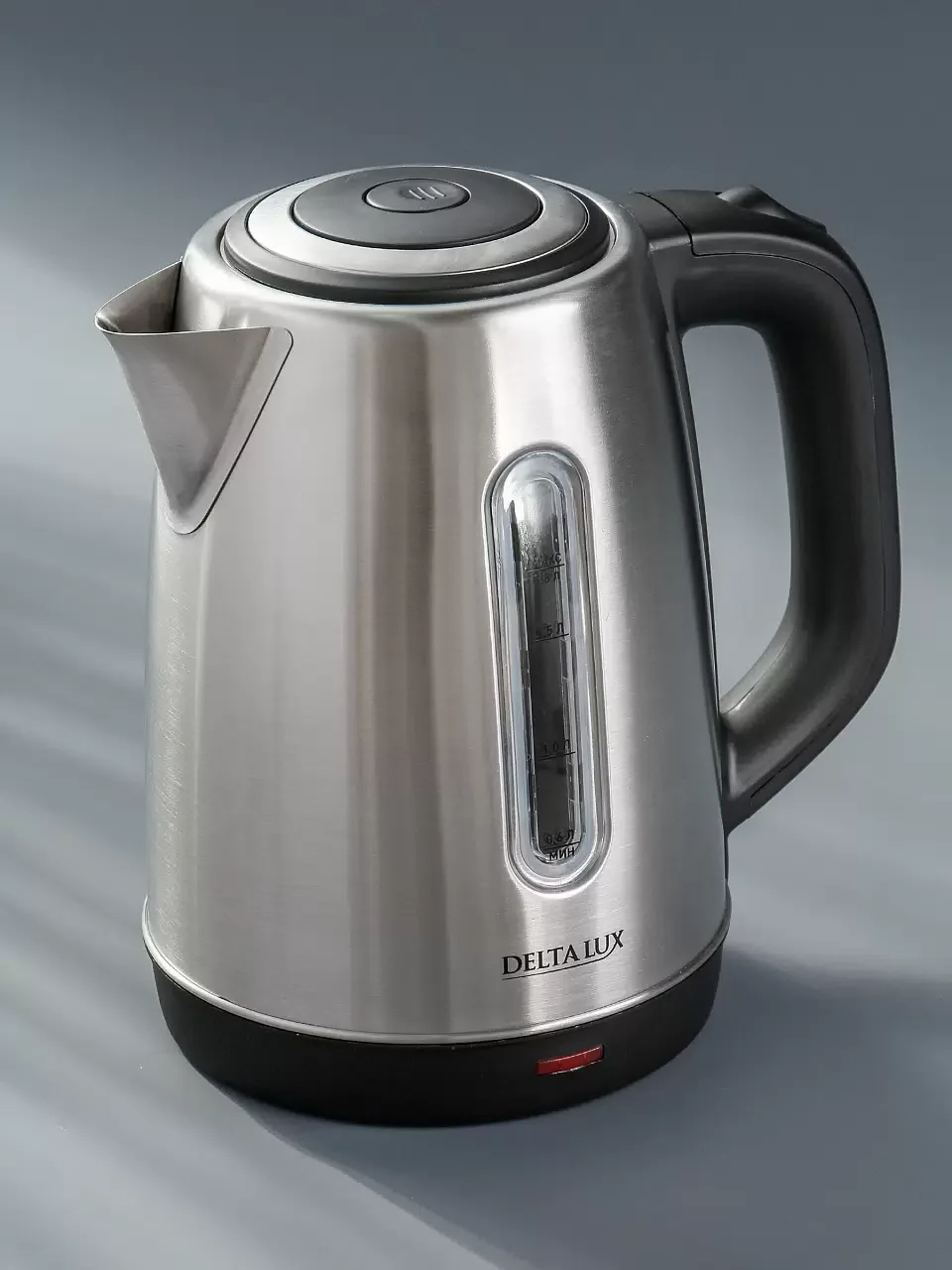 Чайник электрический Delta Lux DE-1015 черный
