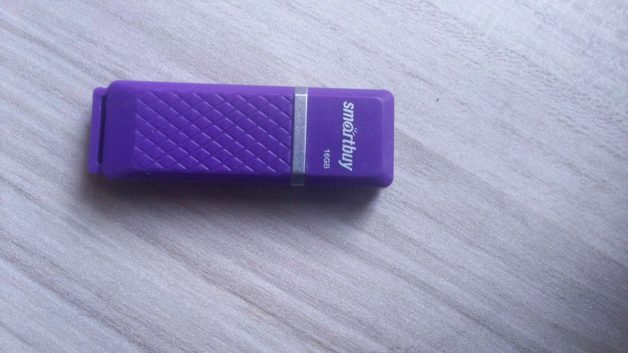 Флешка USB Smartbuy Quartz Violet (SB16 GbQZ-V), 16Gb, USB 2.0, R/W 25/15, фиолетовый