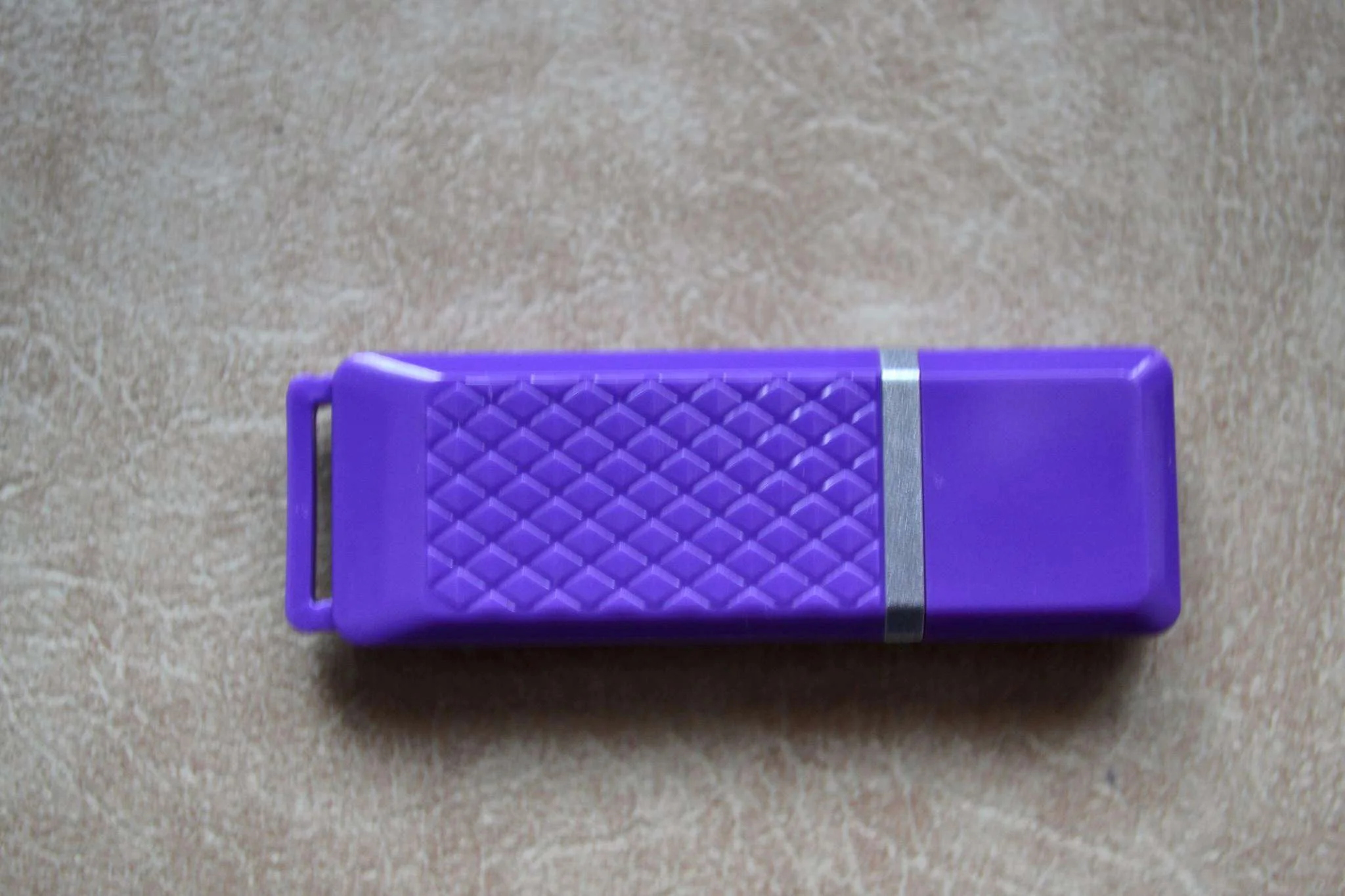 Флешка USB Smartbuy Quartz Violet (SB16 GbQZ-V), 16Gb, USB 2.0, R/W 25/15, фиолетовый