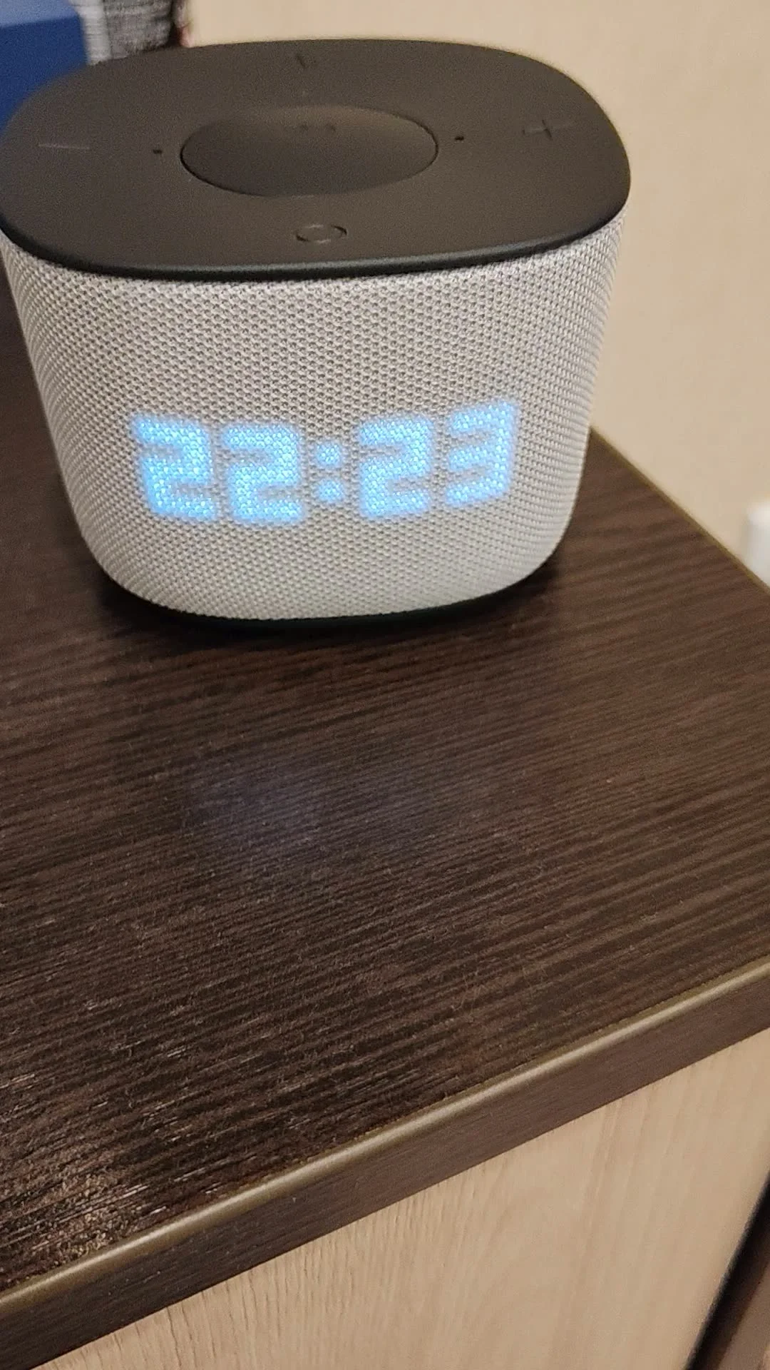Умная колонка Sber Sberboom Home с голосовым ассистентом Салют, Zigbee и Gigachat, Фисташковый