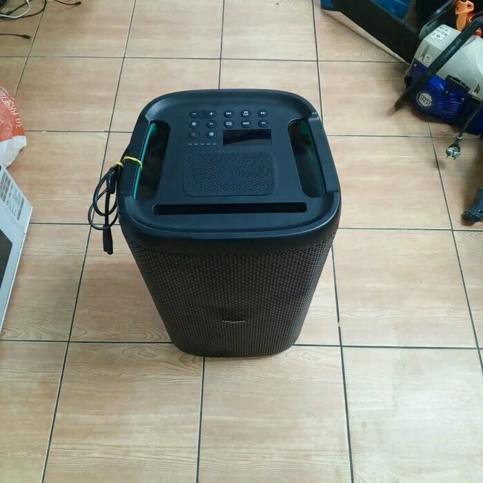 Беспроводная колонка Hisense Party rocker one