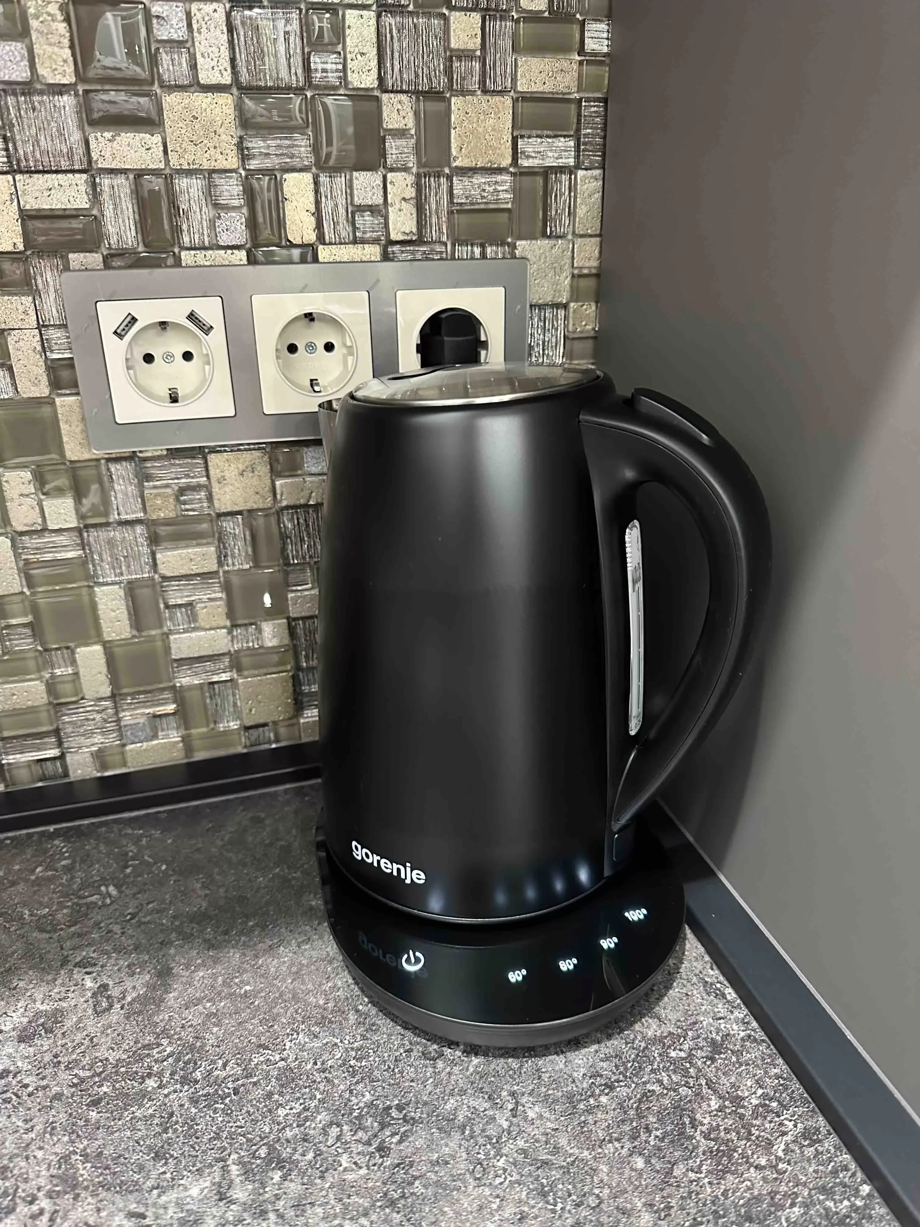 Чайник электрический Gorenje K17TRB черный