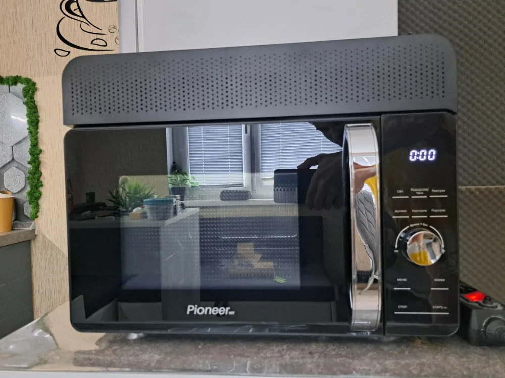 СВЧ печь-гриль Pioneer MW320D 4 в 1 СВЧ, аэрогриль, гриль,мини-печь 1500Вт, 20л, конвекция