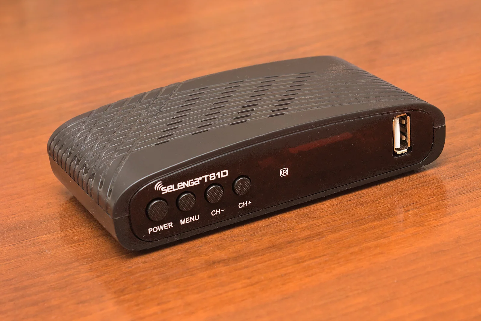 Телевизионная приставка DVB-T2 SELENGA T81D