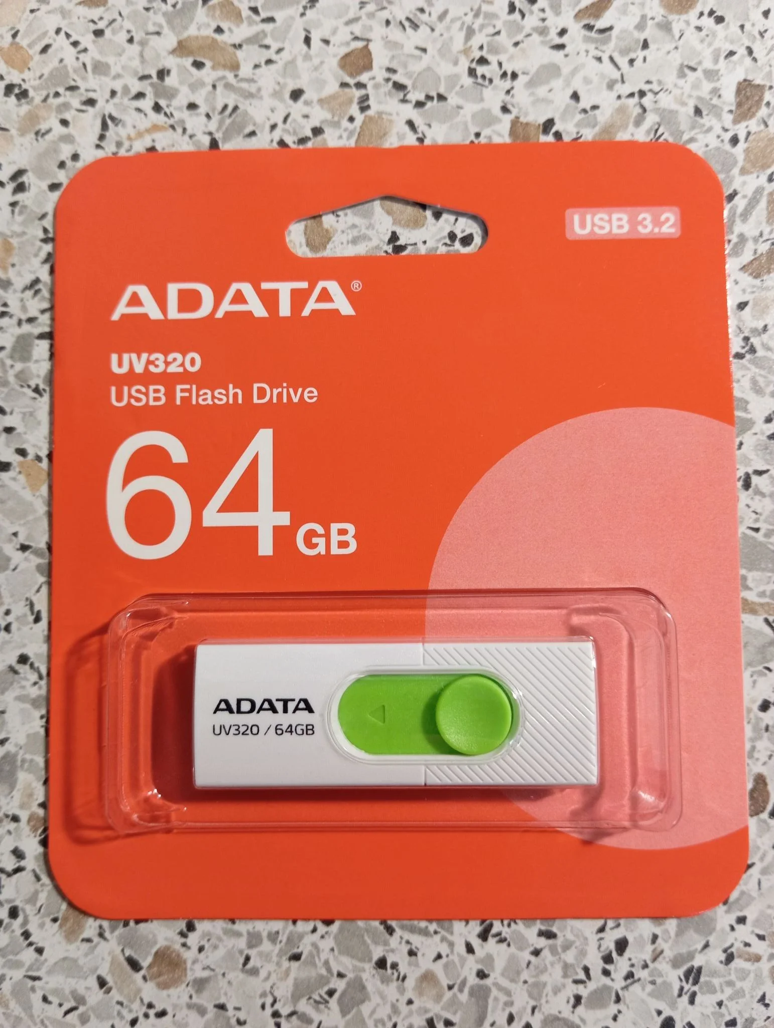 Флеш накопитель 64GB A-DATA UV320, USB 3.2, белый/зеленый
