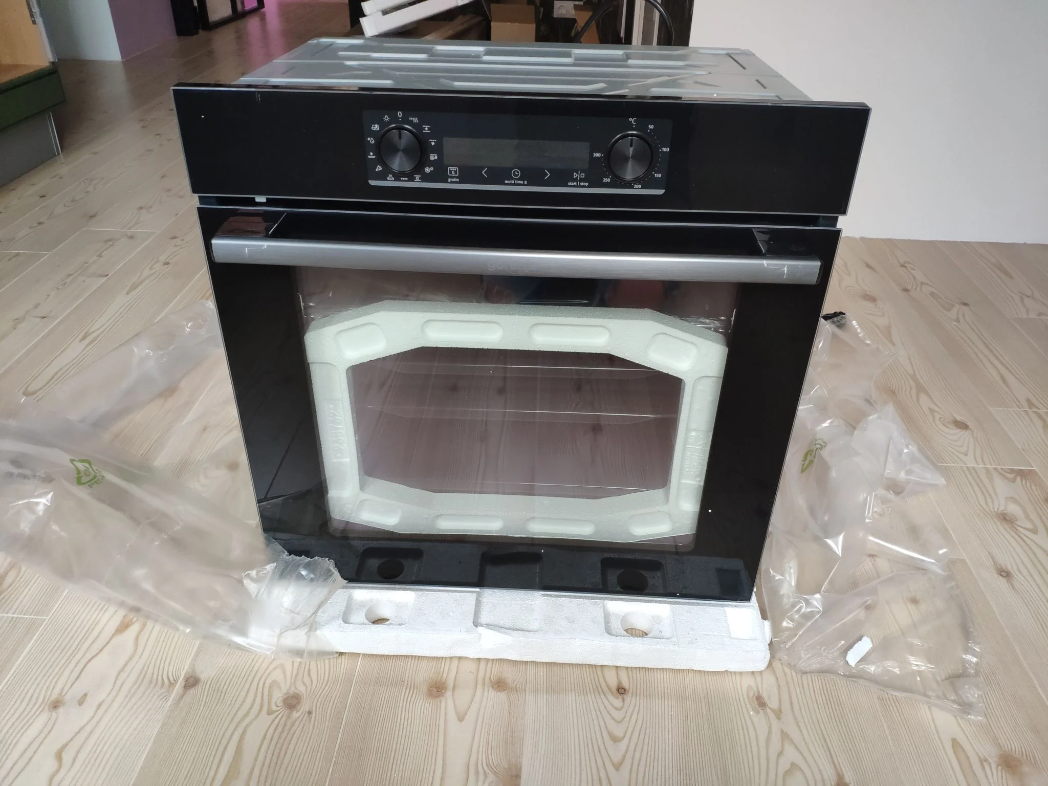 Электрический духовой шкаф Gorenje BPS6737E14BG