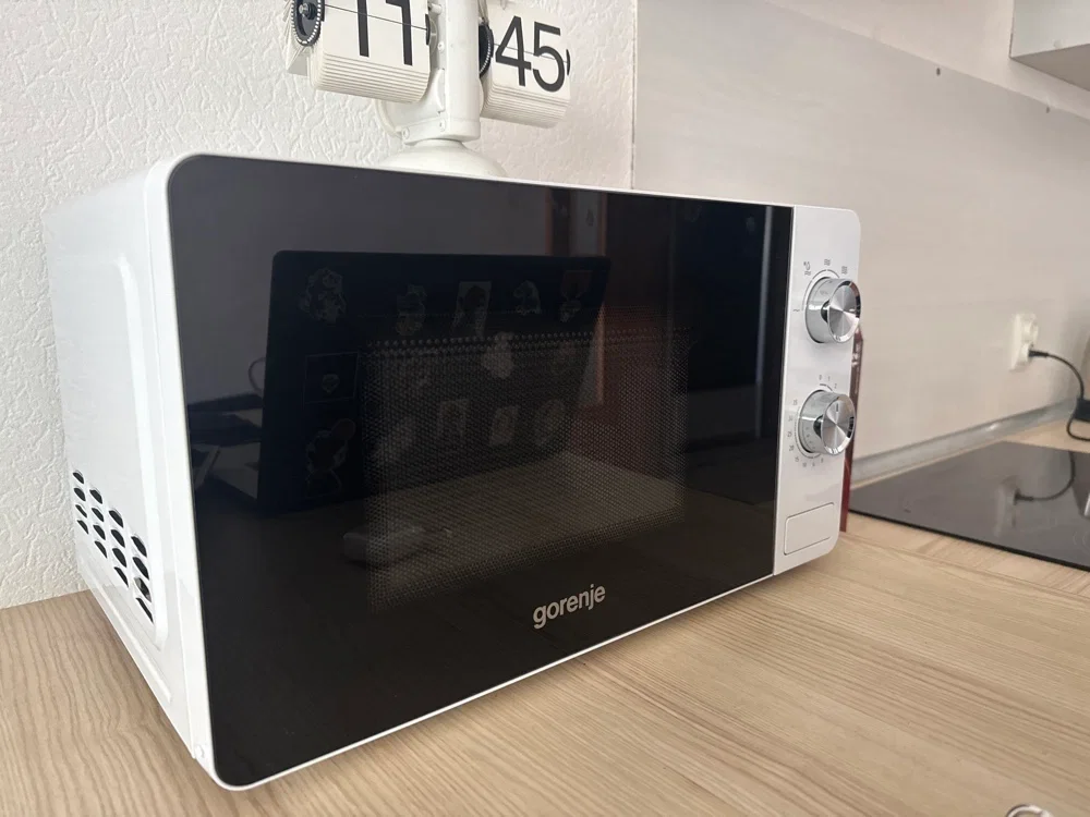 СВЧ печь-соло Gorenje MO17E1WH, белый 17 л, 700 Вт, механика