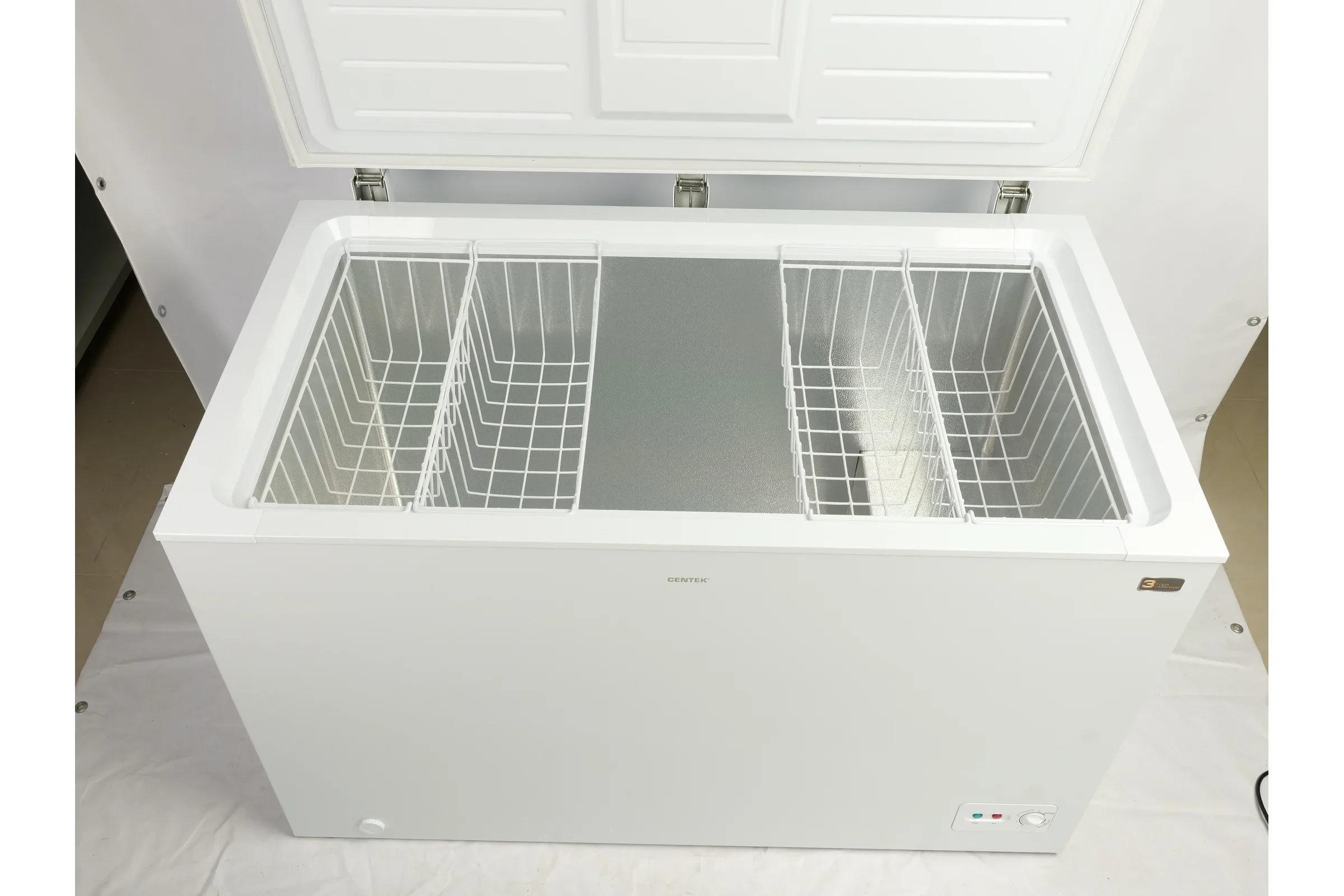 Морозильный ларь Centek CT-1766, белый, 338 л, 1 камера