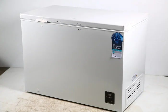 Морозильный ларь Gorenje FHC30A6W белый, 297л