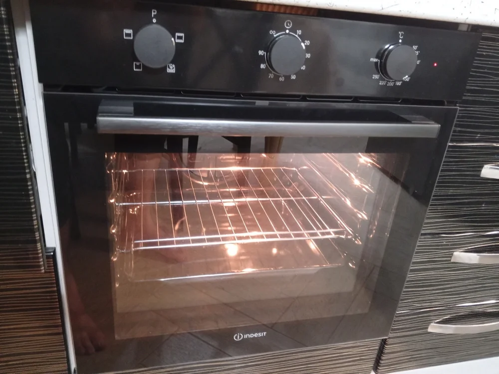 Электрический духовой шкаф Indesit IBFTE 2430 BL черный